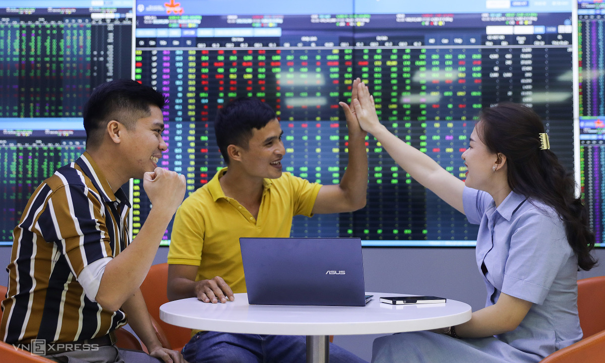 Vietnam stocks in top 3 attractive investments in Asia