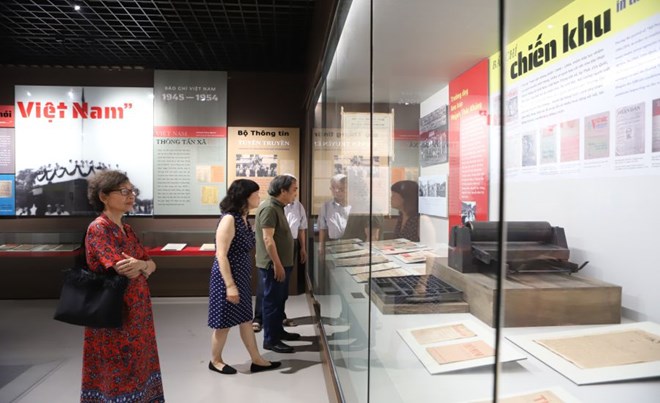 Prensa revolucionaria: la punta de lanza de la gloriosa campaña de Dien Bien Phu del pasado