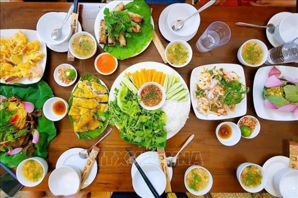 L'attrait particulier de la cuisine de l'ancien village de Duong Lam