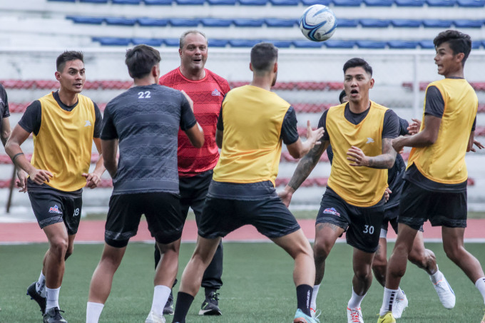 The Philippines is led by coach Michael Weiss (red shirt) - who led Laos in 2022 and 2023. Photo: PFF