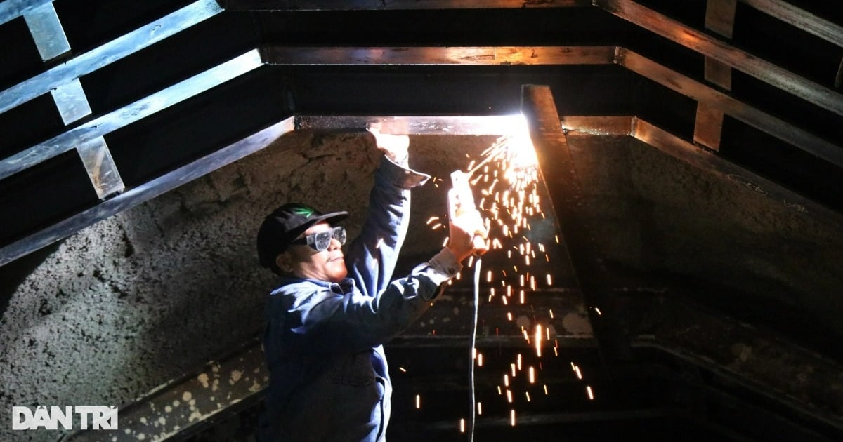 Sehen Sie die Eisenkuppel, die den Erdrutsch im Bai Gio-Eisenbahntunnel „flickt“.