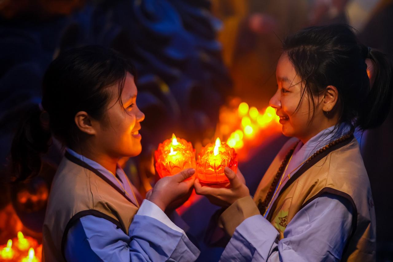 Die Feier zum Geburtstag Buddhas wird 2023 im spirituellen und kulturellen Komplex Fansipan stattfinden. Foto: Ha