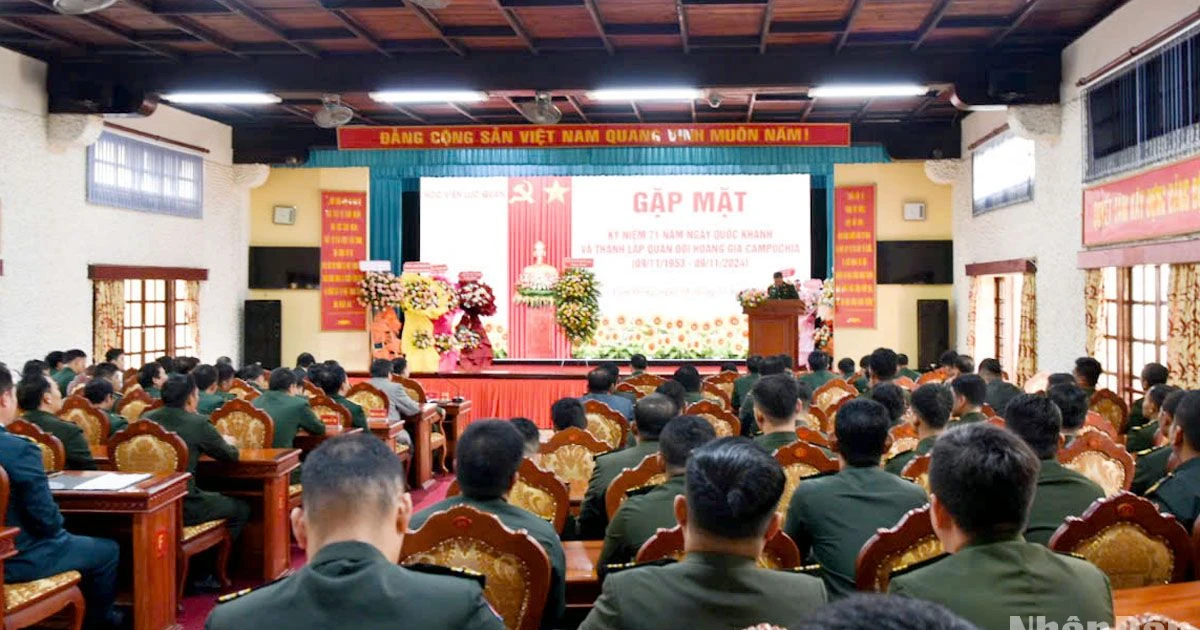 Réunion de l'Académie de l'Armée pour célébrer le 71e anniversaire de la Fête nationale du Royaume du Cambodge