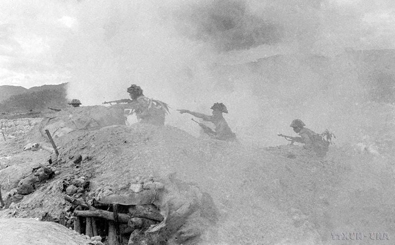 May 2, 1954: Our army closed the siege of Dien Bien Phu stronghold.