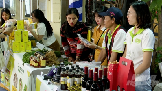 ឯកទេសប្រចាំតំបន់រាប់ពាន់មុខ ត្រូវបានណែនាំក្នុងឱកាសបុណ្យតេត