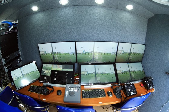 VAR-Schiedsrichter beginnen mit dem Training für inoffizielle Spiele Foto 1