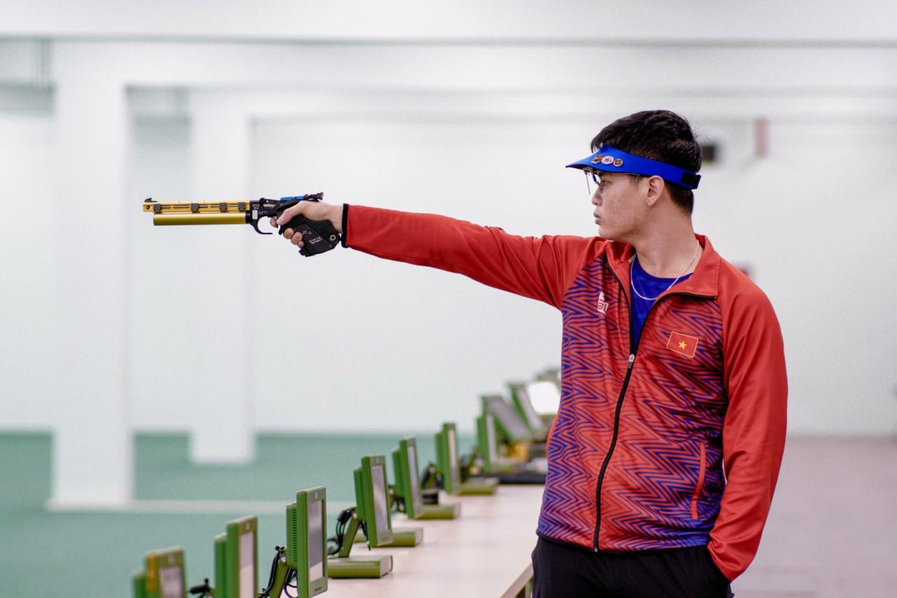 Hot: Vietnam has won the 19th ASIAD gold medal, the ultimate happiness of young shooter Pham Quang Huy