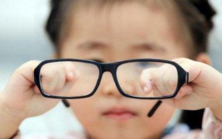 Se deben dar a los niños todos los días alimentos ricos en vitamina A.