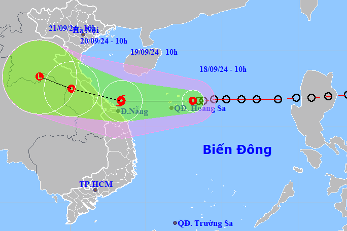 Áp thấp nhiệt đới cách Hoàng Sa 180km, miền Trung bắt đầu mưa lớn xối xả