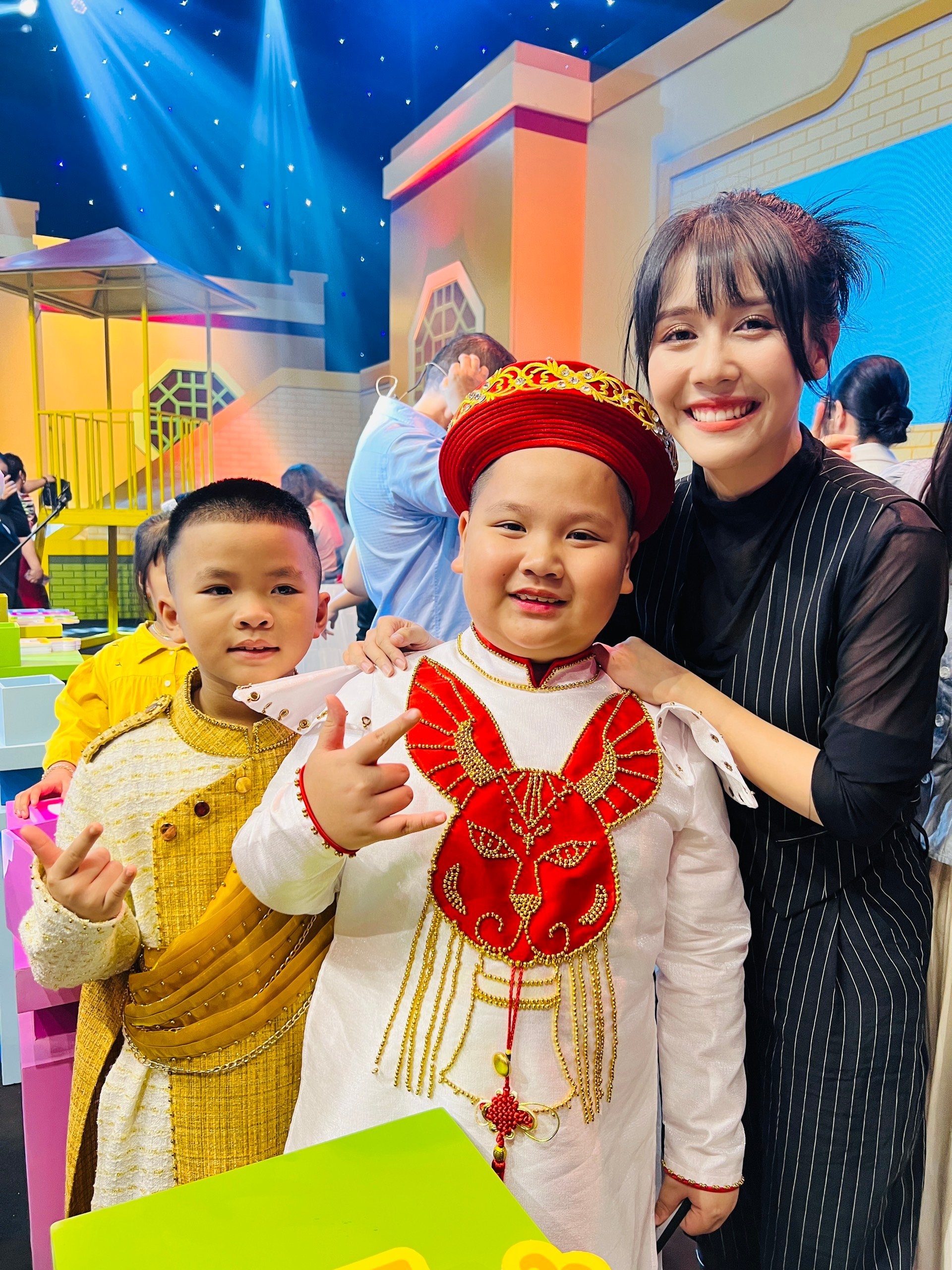 Hậu Hoàng hóa Trạng Hồng làm MC “Trạng nguyên nhí” 3 - Ảnh 1.