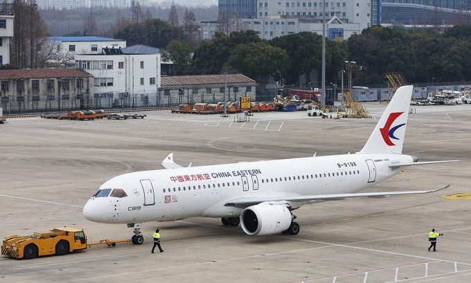 Chiếc C919 của China Eastern Airlines. Ảnh:China News Service