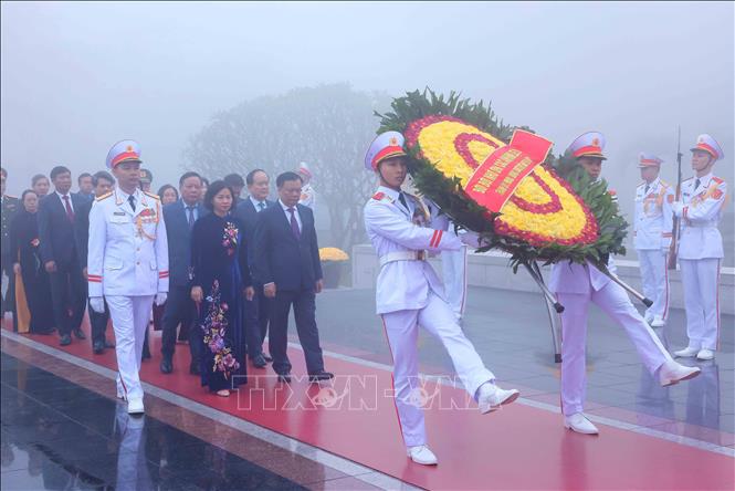 94 năm Ngày thành lập Đảng: Lãnh đạo Đảng, Nhà nước tưởng niệm các Anh hùng liệt sĩ