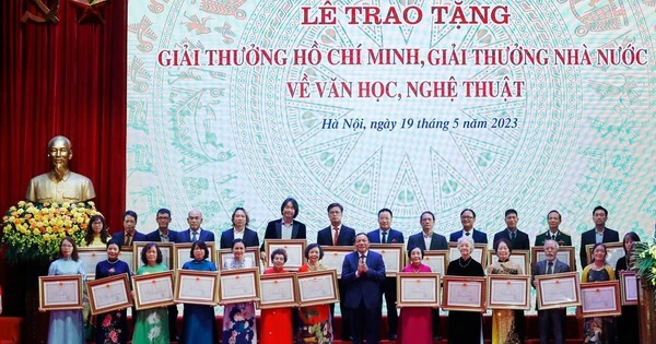 Tạm ứng gần 31 tỉ đồng chi trả Giải thưởng Hồ Chí Minh