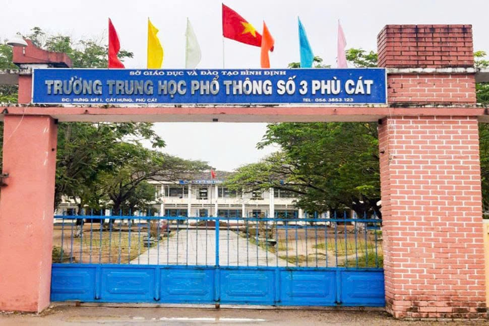 Phụ huynh phản ứng việc thu tiền mua ti vi, xây nhà để xe học sinh- Ảnh 1.