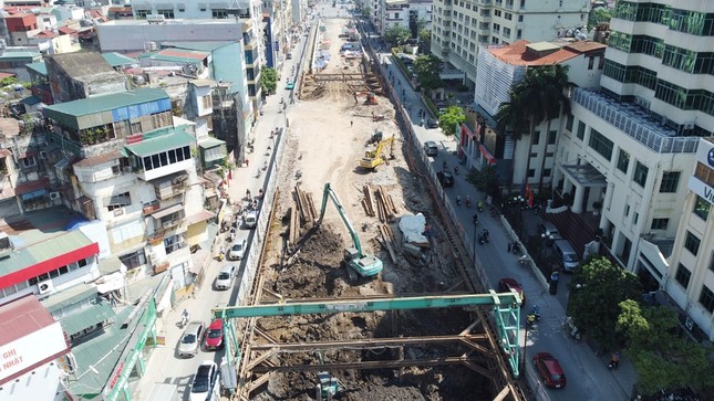 Wie ist der Tunnel unter der Giai Phong Straße nach zweijähriger Bauzeit? Foto 6