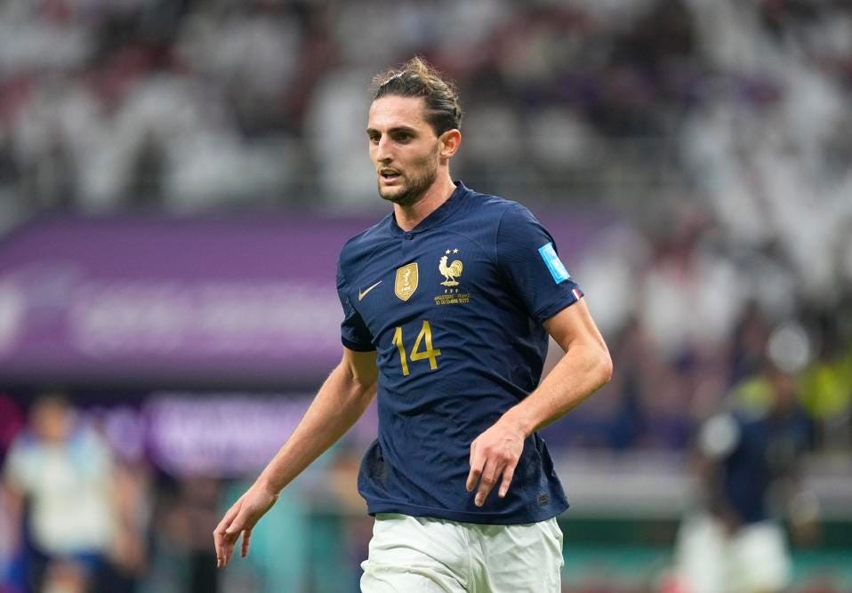 : Arsenal ưu tiên mua Amadou Onana; Andrien Rabiot chưa gia hạn Juventus;