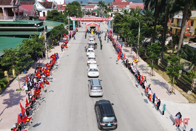 Ha Tinh people moved to welcome martyrs' remains back to their homeland