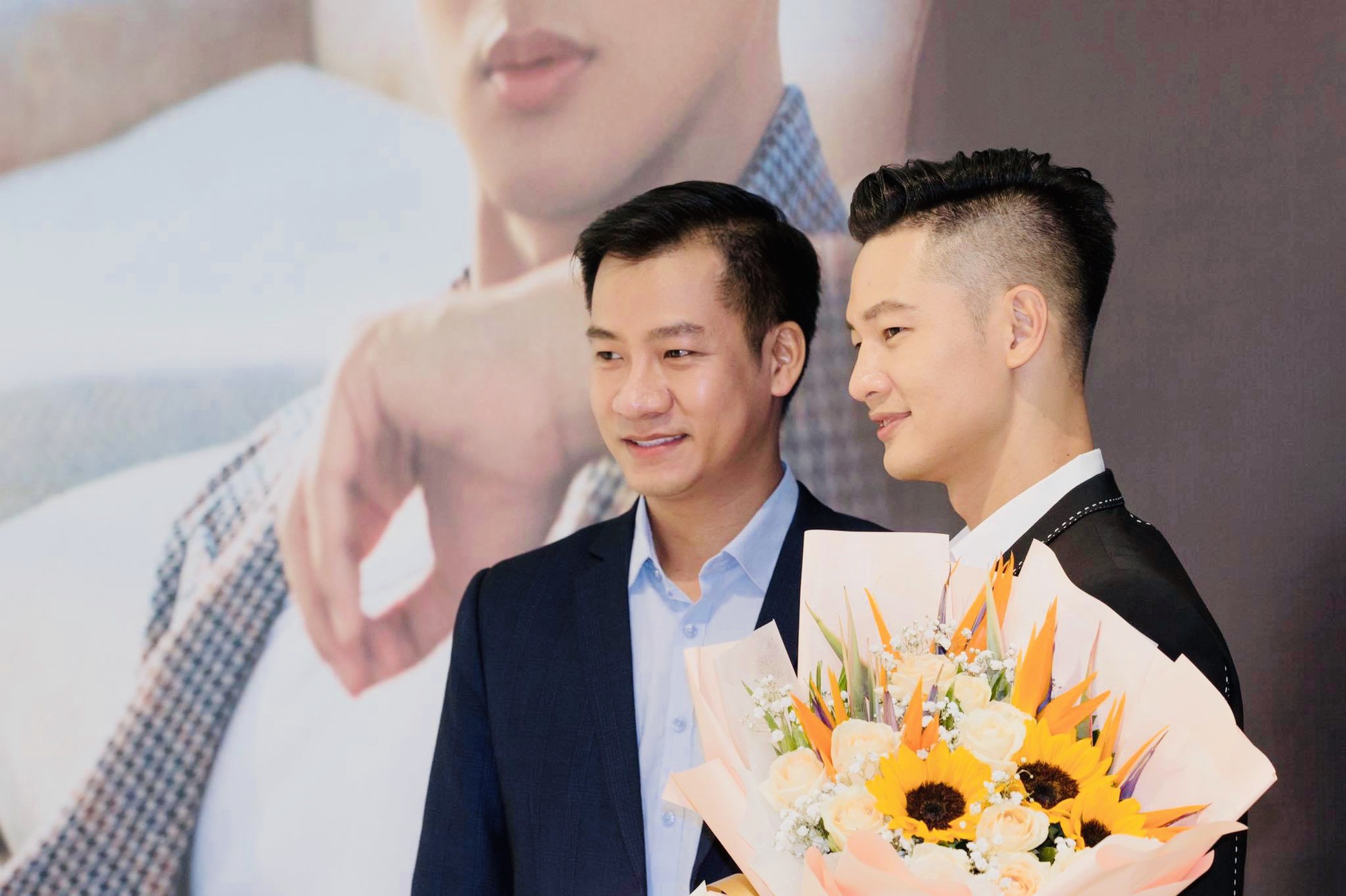 Truy vết hotboy bắn tiếng Nga gây bão mạng xã hội - Ảnh 5.