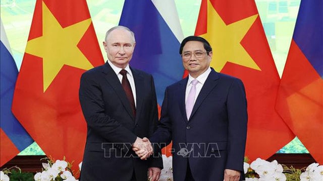 Le Premier ministre Pham Minh Chinh rencontre le président russe Vladimir Poutine