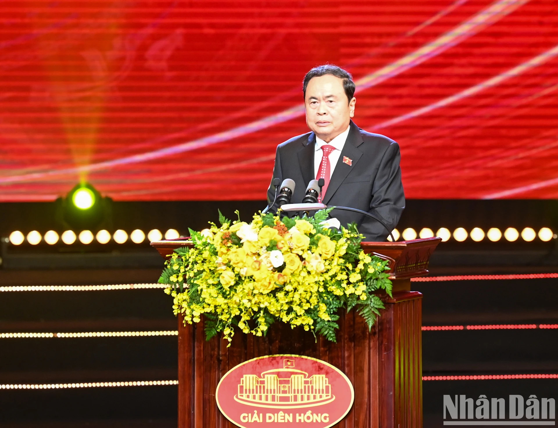 [Foto] El presidente de la Asamblea Nacional, Tran Thanh Man, asiste a la tercera ceremonia de entrega de premios Dien Hong. Foto 4