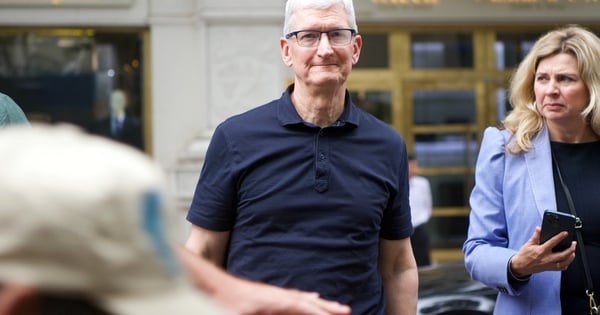 CEO Apple Tim Cook dạo phố Hà Nội, thưởng thức cà phê