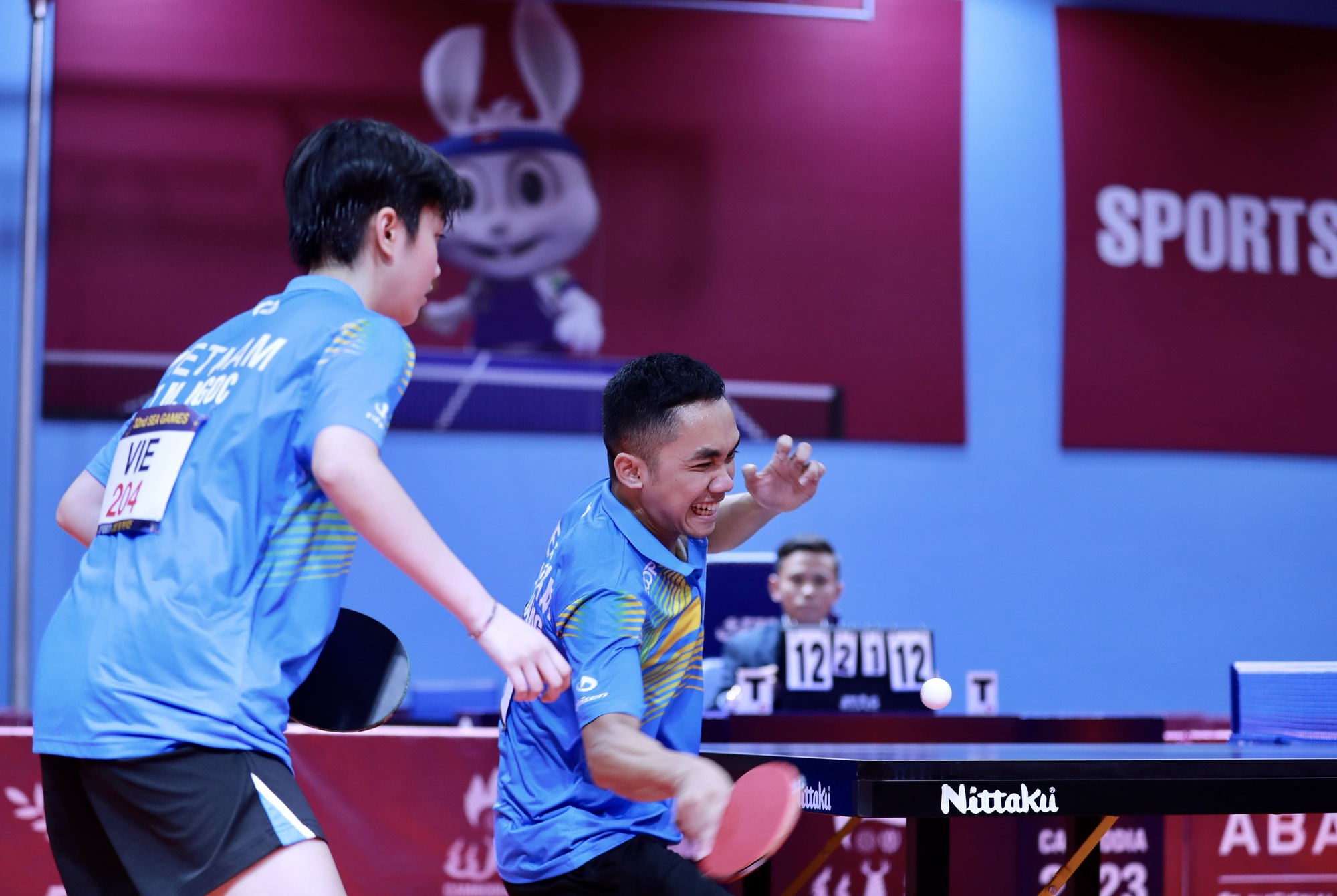 SEA Games 32: Hai nhà vô địch bóng bàn tuổi teen làm nên lịch sử sau 24 năm - Ảnh 7.