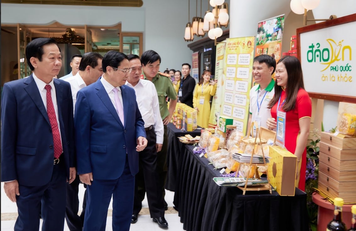 Thủ tướng Phạm Minh Chính: Phát triển Phú Quốc là nhiệm vụ chung của cả nước- Ảnh 2.