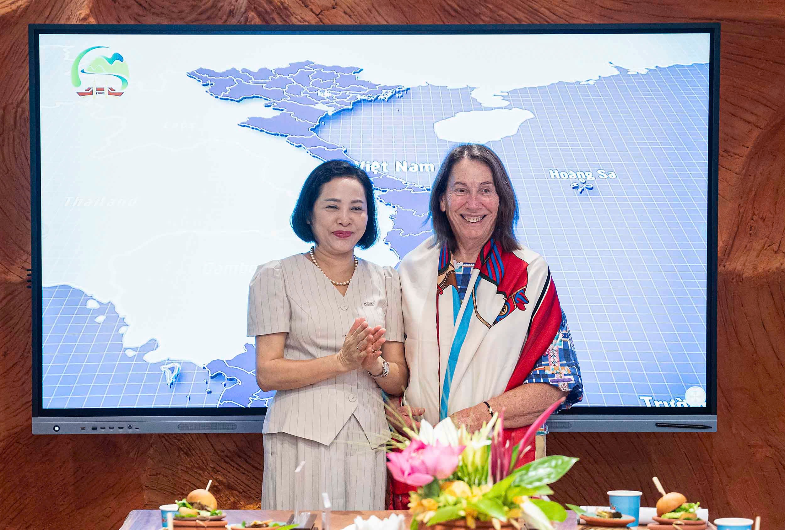 La vicepresidenta de la Asamblea Nacional, Nguyen Thi Thanh, y la presidenta del Senado australiano, Sue Lines, visitan Ninh Binh -0