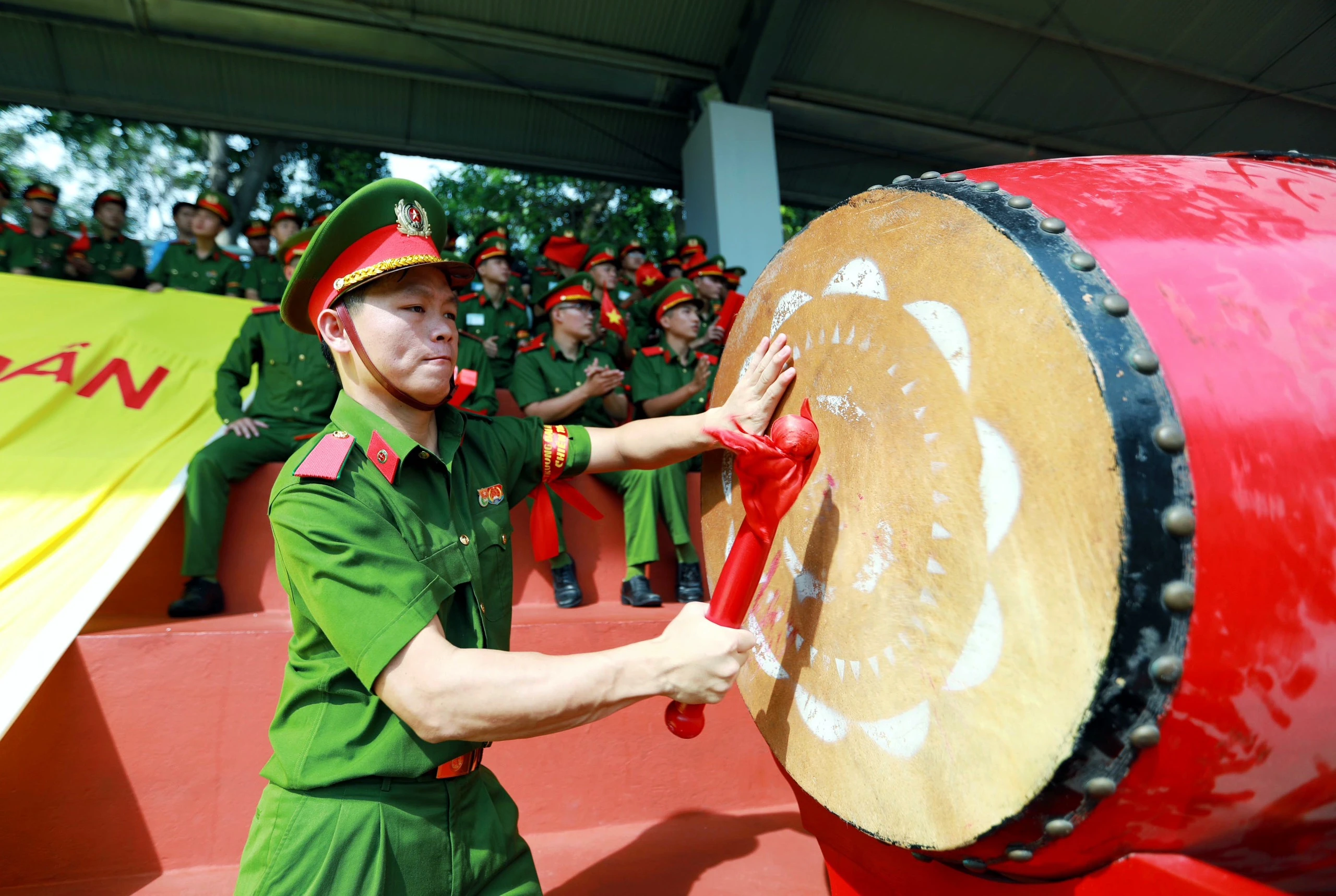 1.000 sinh viên Trường ĐH Cảnh sát Nhân dân bùng cháy với bóng đá- Ảnh 4.