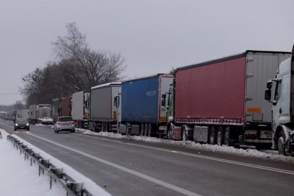 運転手の抗議にもかかわらず、クリスマスの間にポーランドとウクライナの西部国境の状況は大幅に改善した