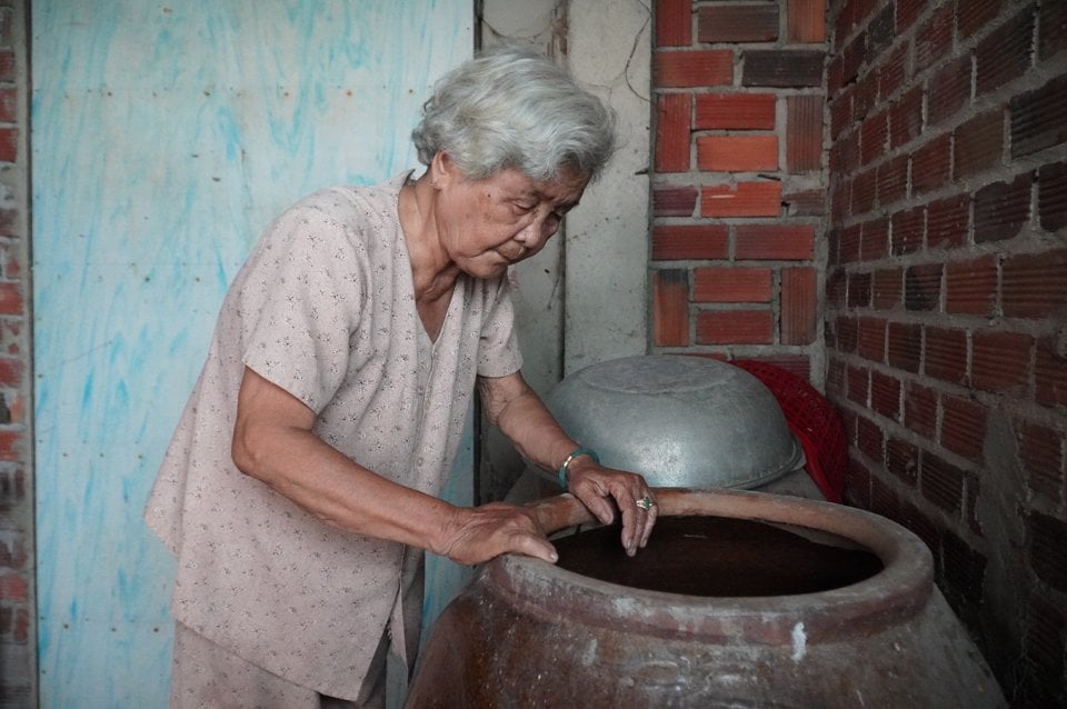 During her heyday, there was a day when Mrs. Pham Thi Duoc sold up to 700 kg of crab sauce.