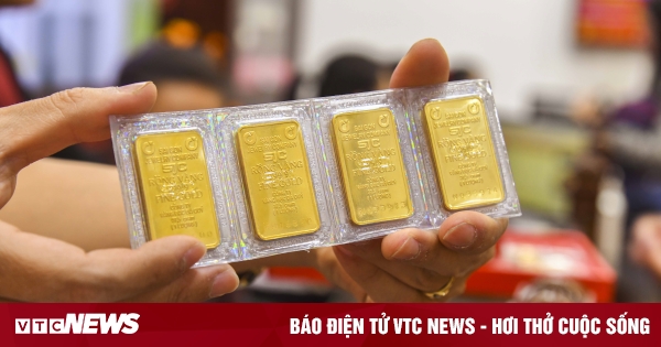 Just opened, domestic gold bar price 'evaporated' nearly 2 million VND/tael