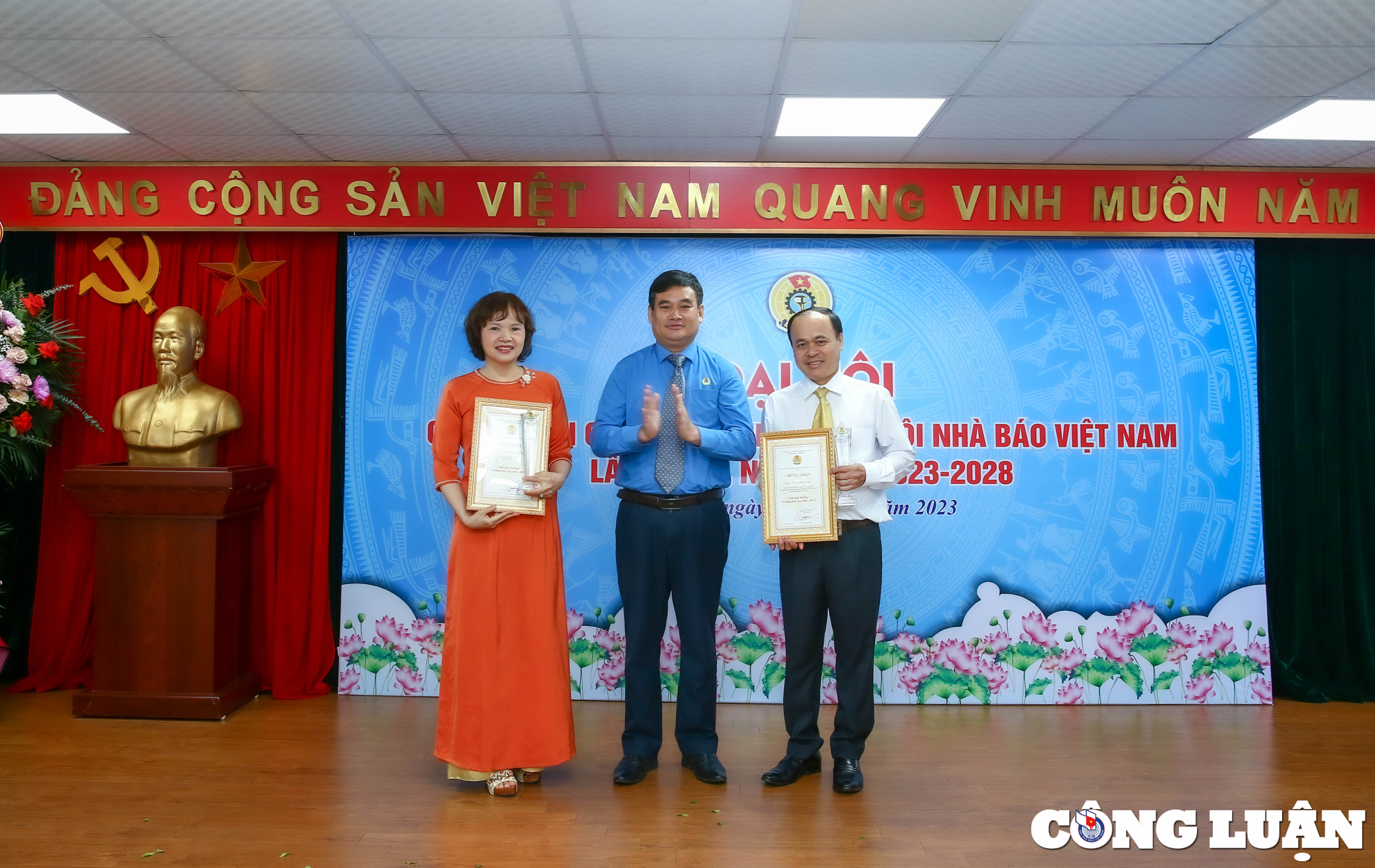 Mr. Le Tran Nguyen Huy was elected as Chairman of the Central Committee of the Vietnam Journalists Association for the 2023-2028 term, photo 11