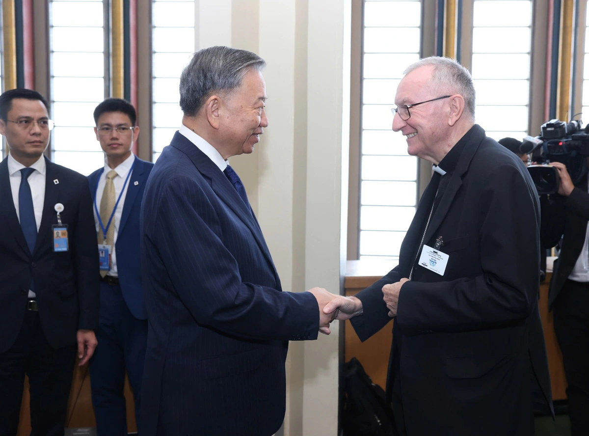 Le secrétaire général et président To Lam rencontre le Premier ministre du Vatican