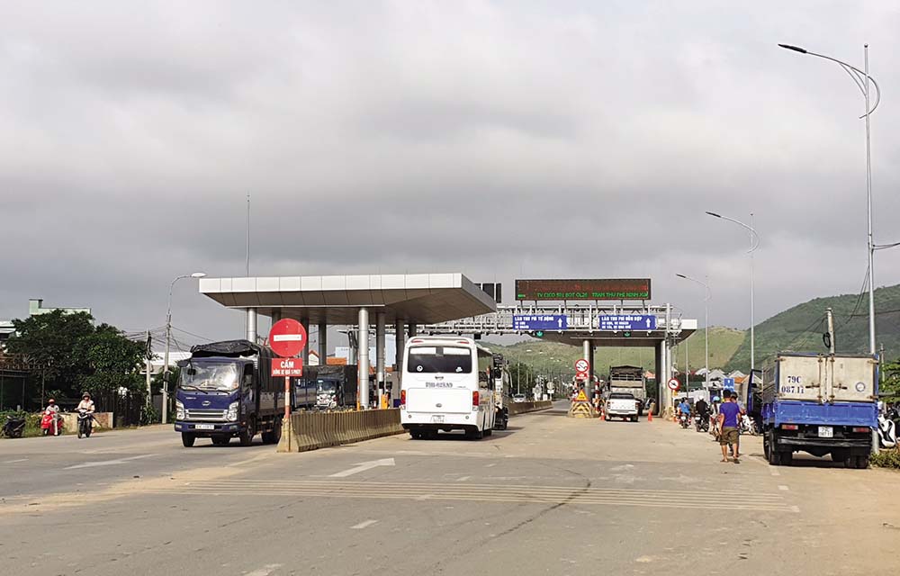 La estación de peaje de Ninh Xuan está ubicada en la carretera nacional 26 que atraviesa la ciudad de Ninh Hoa, Khanh Hoa.