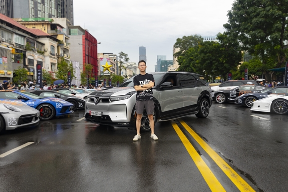 VinFast VF 7 và VF 9 nổi bật trong dàn xe sang tham dự hành trình siêu xe Gumball 3000