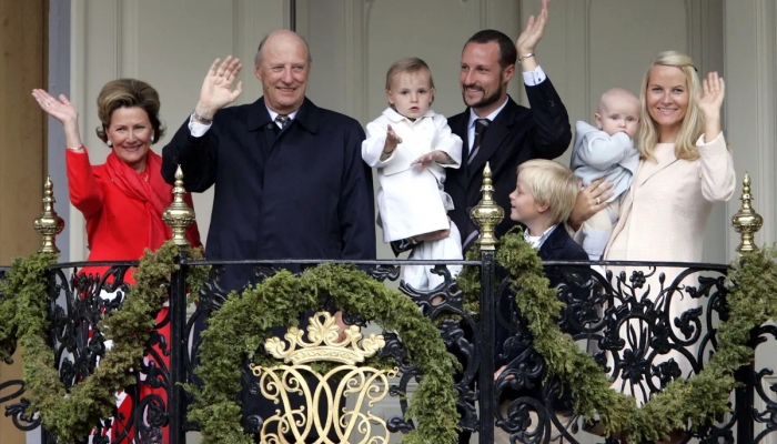 Europe's oldest monarch hospitalized in Malaysia