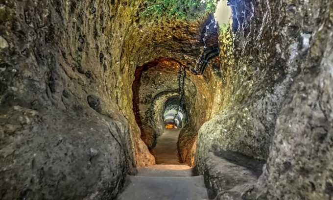 Tunnel menant à la ville souterraine de Derinkuyu. Photo : Voyage en Turquie