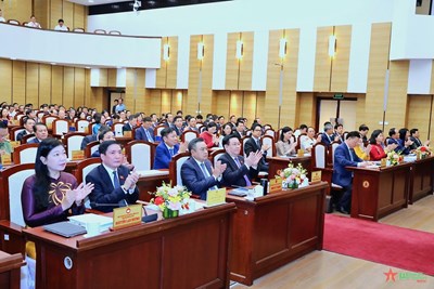 National Assembly Chairman attends the 12th Session of the Hanoi People's Council