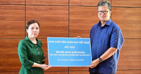 สำนักพิมพ์การศึกษามอบหนังสือเรียน 18 ล้านเล่มให้แก่พื้นที่ประสบภัยน้ำท่วม