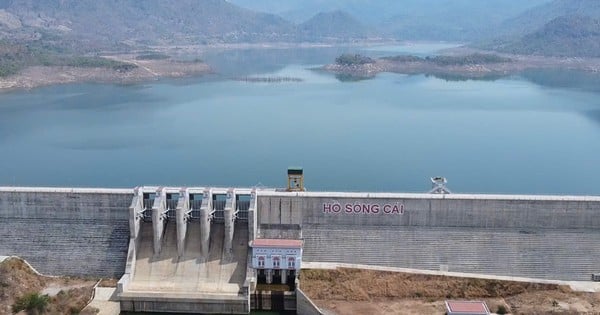 Sehen Sie das modernste Schwerkraftbewässerungssystem der Region in Vietnam