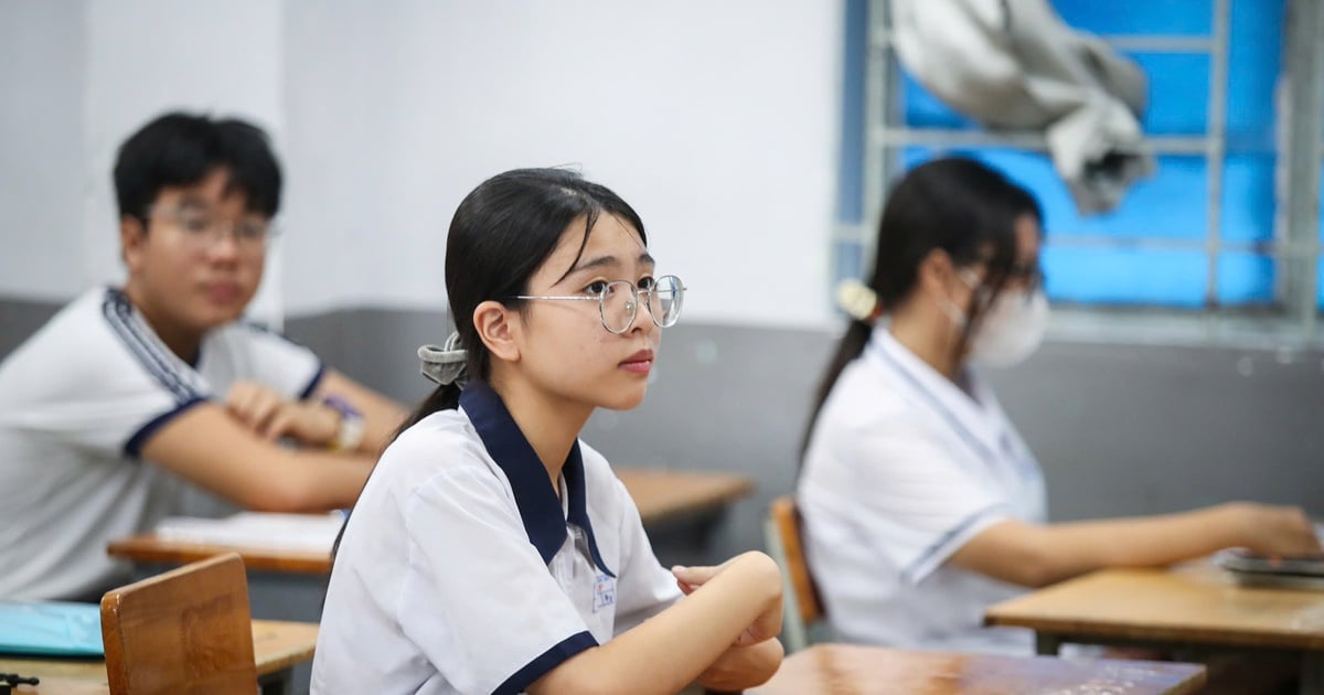 Ho Chi Minh City officially chooses foreign language as the third subject for the 10th grade exam in 2025