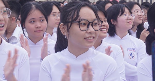 14:00 Uhr, 3. Juli, Ho-Chi-Minh-Stadt gab die Benchmark-Ergebnisse für den Eintritt in die 10. Klasse bekannt.