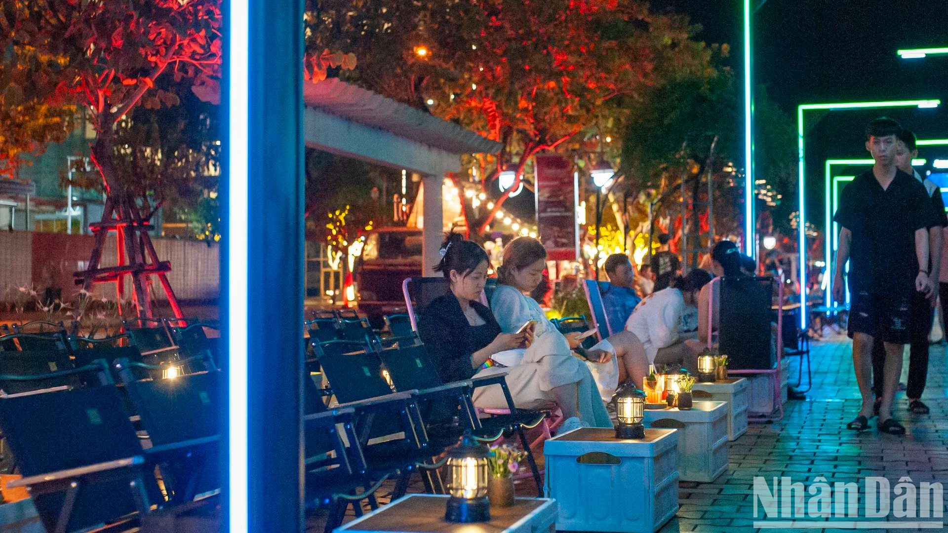 [Photo] Gros plan de la première rue piétonne au bord de la rivière de Da Nang, photo 8