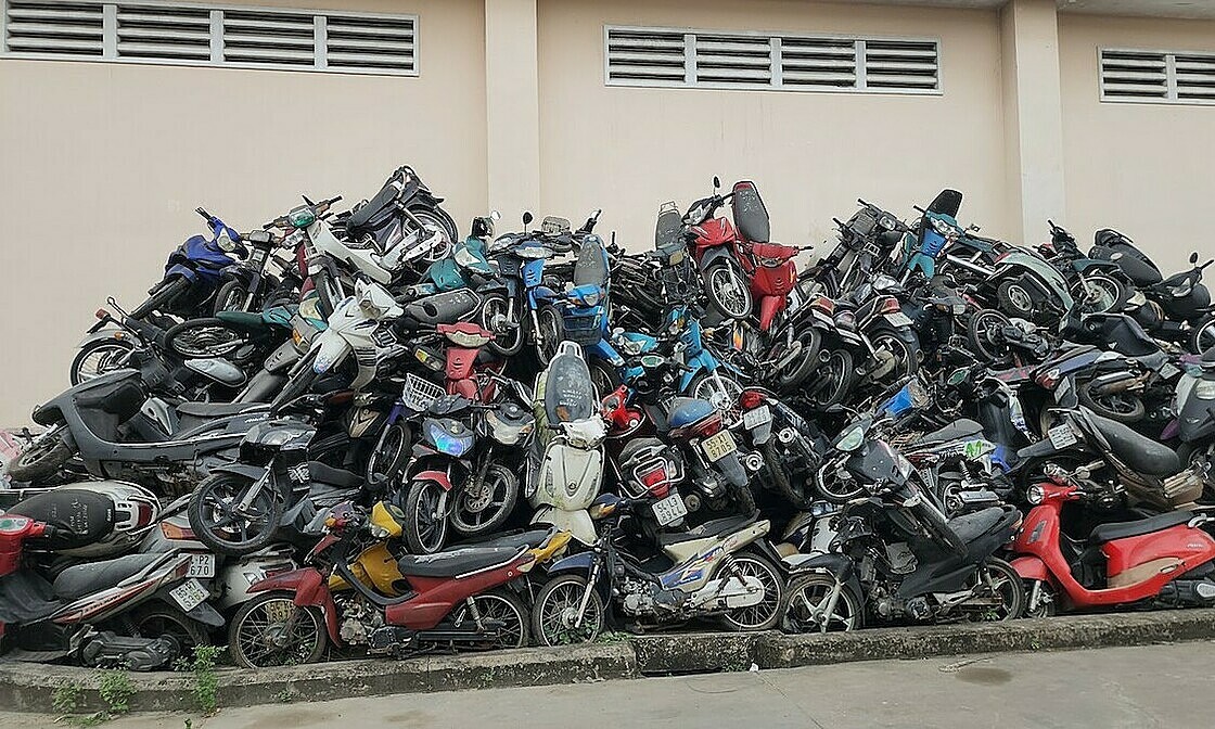 El número de vehículos retenidos temporalmente en depósitos de pruebas en la ciudad de Ho Chi Minh está aumentando.