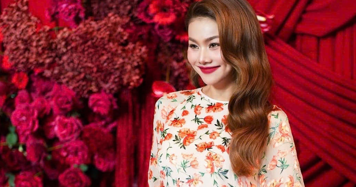 Traditional Ao Dai covers the world with its flattering design