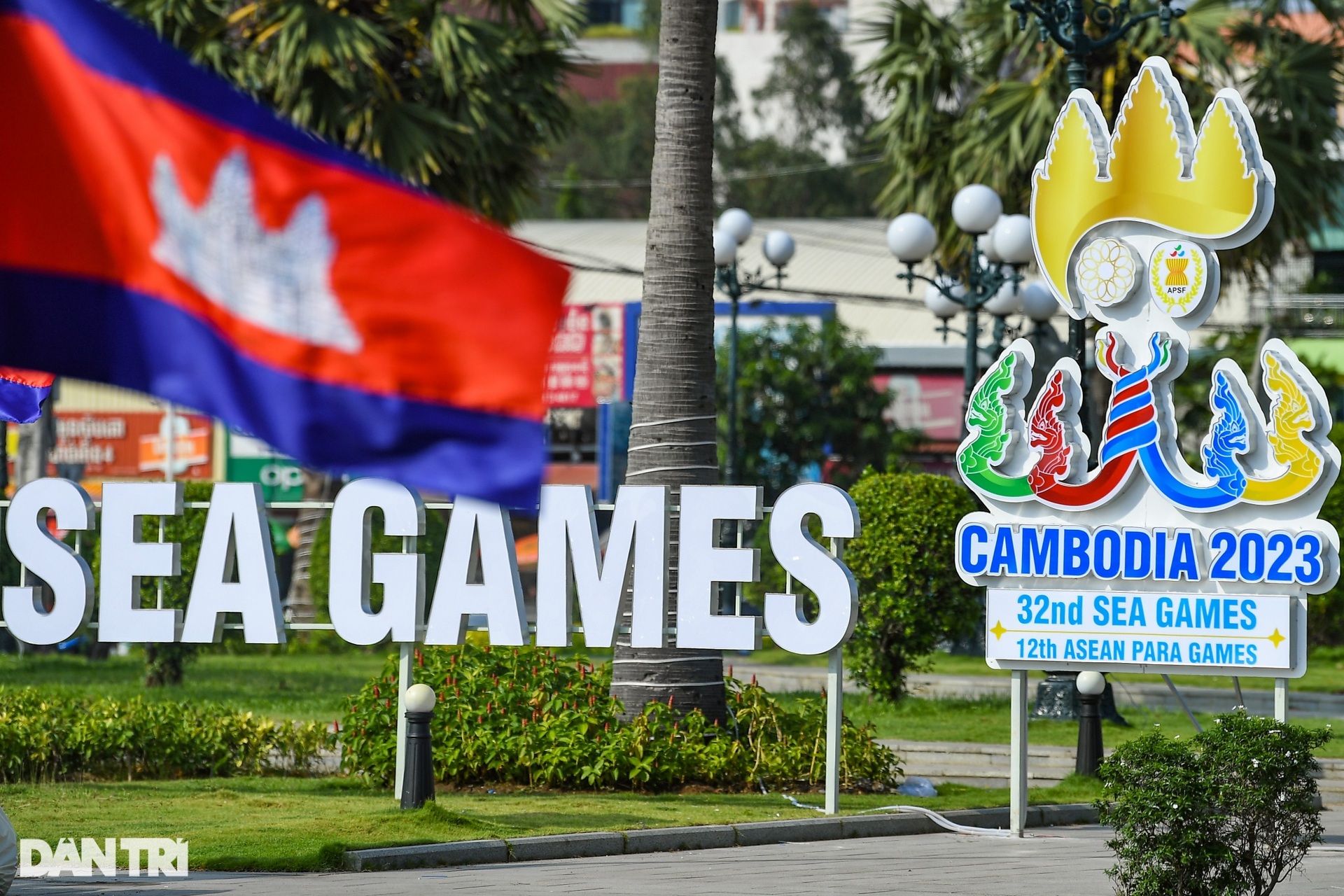 Phnom Penh khoác áo mới lung linh đón SEA Games 32 - 1