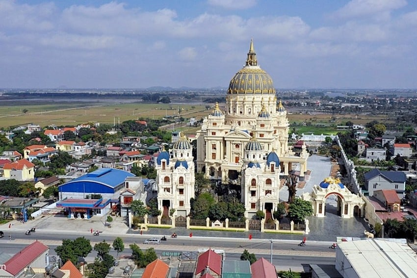 มีอะไรพิเศษภายในปราสาทล้านล้านดอลลาร์ที่ใหญ่ที่สุดในเอเชียตะวันออกเฉียงใต้?