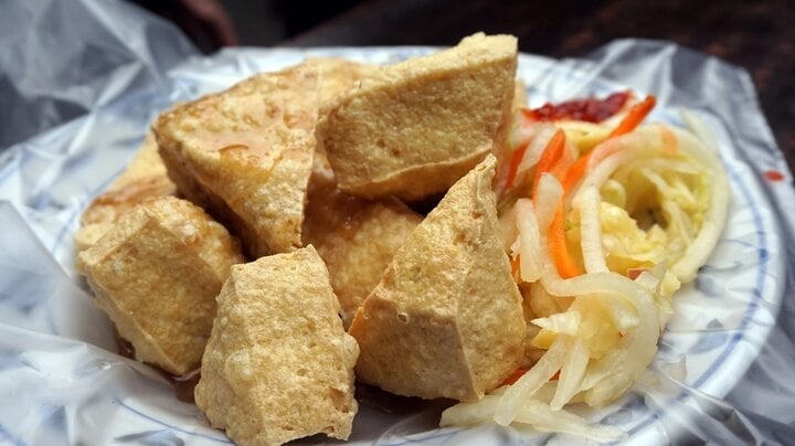 Stinkendes Tofu riecht unangenehm, aber wenn man sich die Nase zuhält, schmeckt es köstlich. (Foto: Shutterstock)