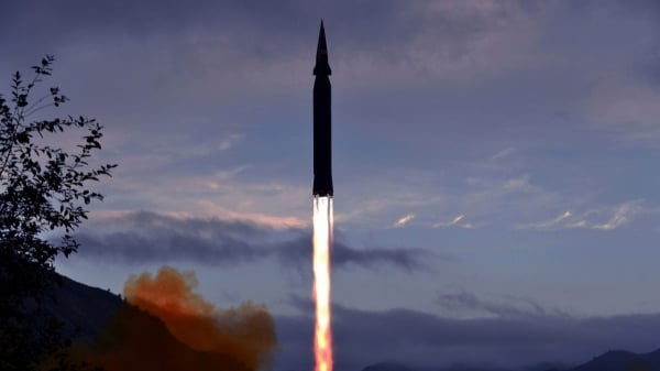 US-Schiff gerade in Südkorea angekommen, hat Nordkorea ballistische Rakete getestet?